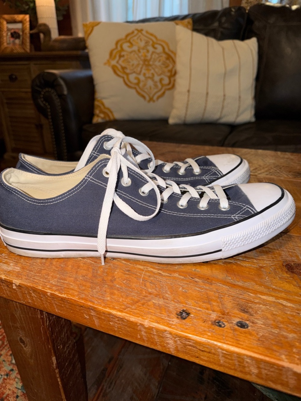 Low-Top Canvas Sneakers in Navy with White Trim
